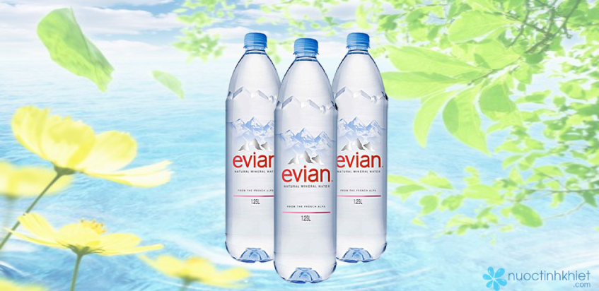 Nước khoáng Evian đóng chai